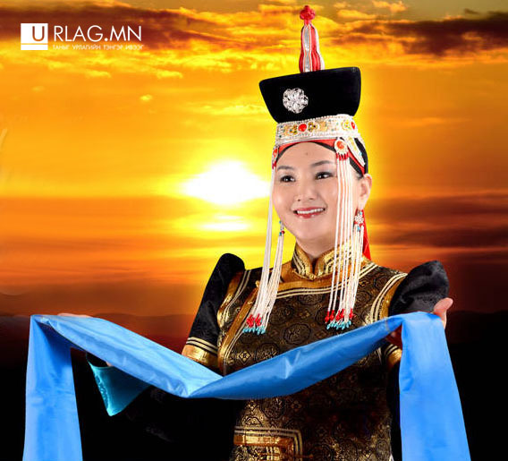 Ц.Түмэнжаргал: Хотын унаган охин ч, уртын дуу аялж өссөн